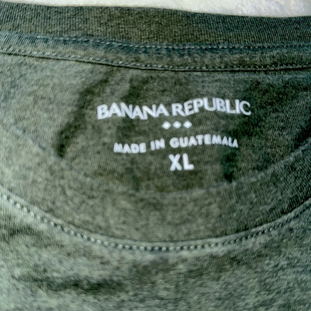 Banana Republic Dark‎ Green Graphic Tee XL